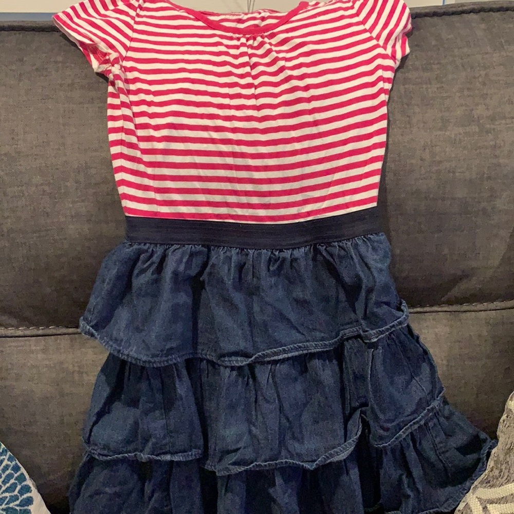 Girls gently used dress in great condition